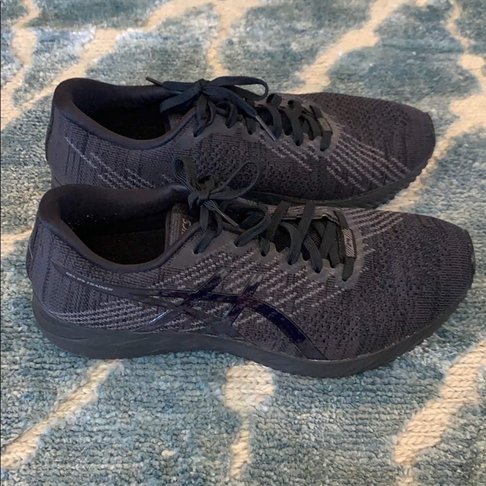 ASICS GEL-DS TRAINER 24 - BLACK, Size 7.5M/9W
